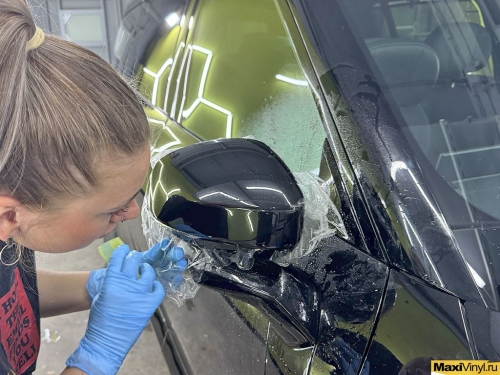 Оклейка зон риска Lynk&Co 900