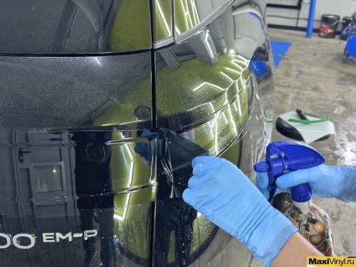 Оклейка зон риска Lynk&Co 900