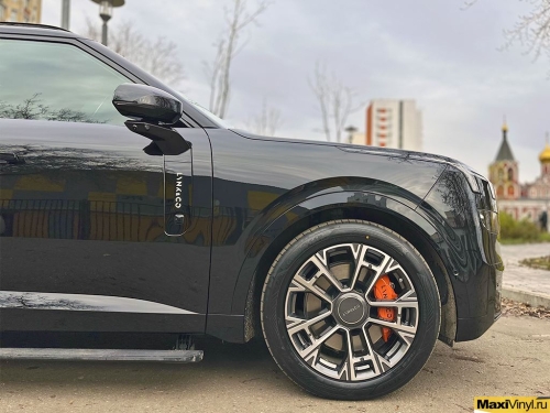 Оклейка зон риска Lynk&Co 900