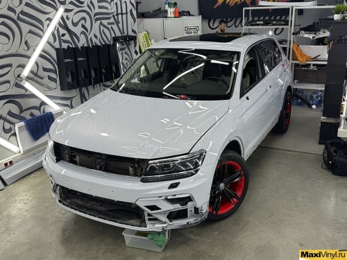 Оклейка в цветной полиуретан Volkswagen Tiguan