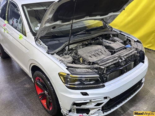 Оклейка в цветной полиуретан Volkswagen Tiguan
