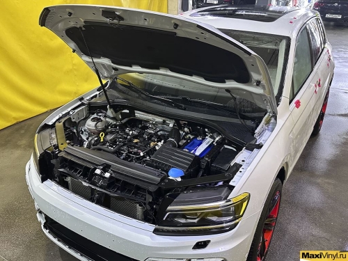 Оклейка в цветной полиуретан Volkswagen Tiguan