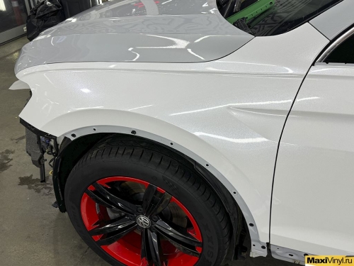 Оклейка в цветной полиуретан Volkswagen Tiguan