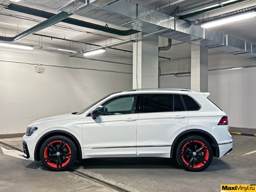 Оклейка в цветной полиуретан Volkswagen Tiguan