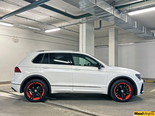 Оклейка в цветной полиуретан Volkswagen Tiguan