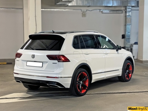 Оклейка в цветной полиуретан Volkswagen Tiguan