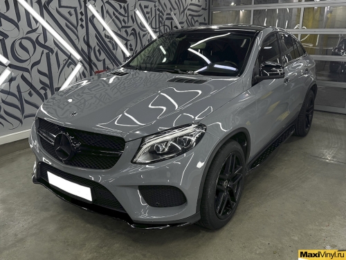 Полная оклейка Mercedes-Benz GLE Coupe в серый глянцевый полиуретан