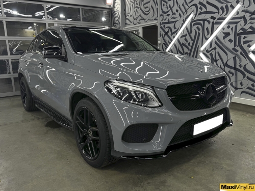 Полная оклейка Mercedes-Benz GLE Coupe в серый глянцевый полиуретан