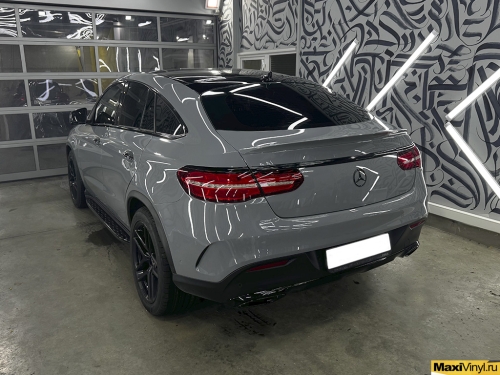 Полная оклейка Mercedes-Benz GLE Coupe в серый глянцевый полиуретан