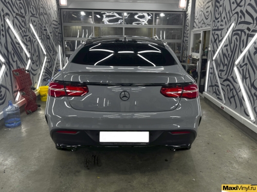 Полная оклейка Mercedes-Benz GLE Coupe в серый глянцевый полиуретан