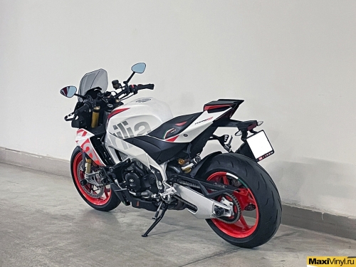 Оклейка мотоцикла Aprilia Tuono V4 в полиуретан