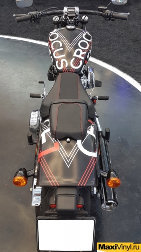 Брендирование мотоцикла Harley-Davidson Breakout