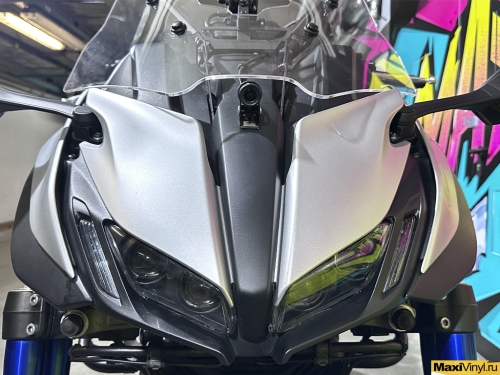Оклейка трицикла Yamaha Niken серебристой пленкой
