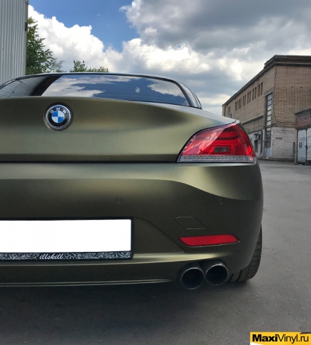 Полная оклейка BMW Z4 в золотисто-зеленый мат